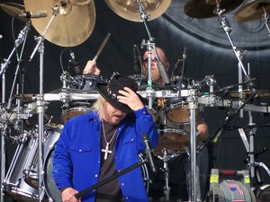 A 38 Special guitarist in front of Gary Moffatt’s drum kit