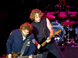 38 Special guitarists performing with Gary Moffatt behind them